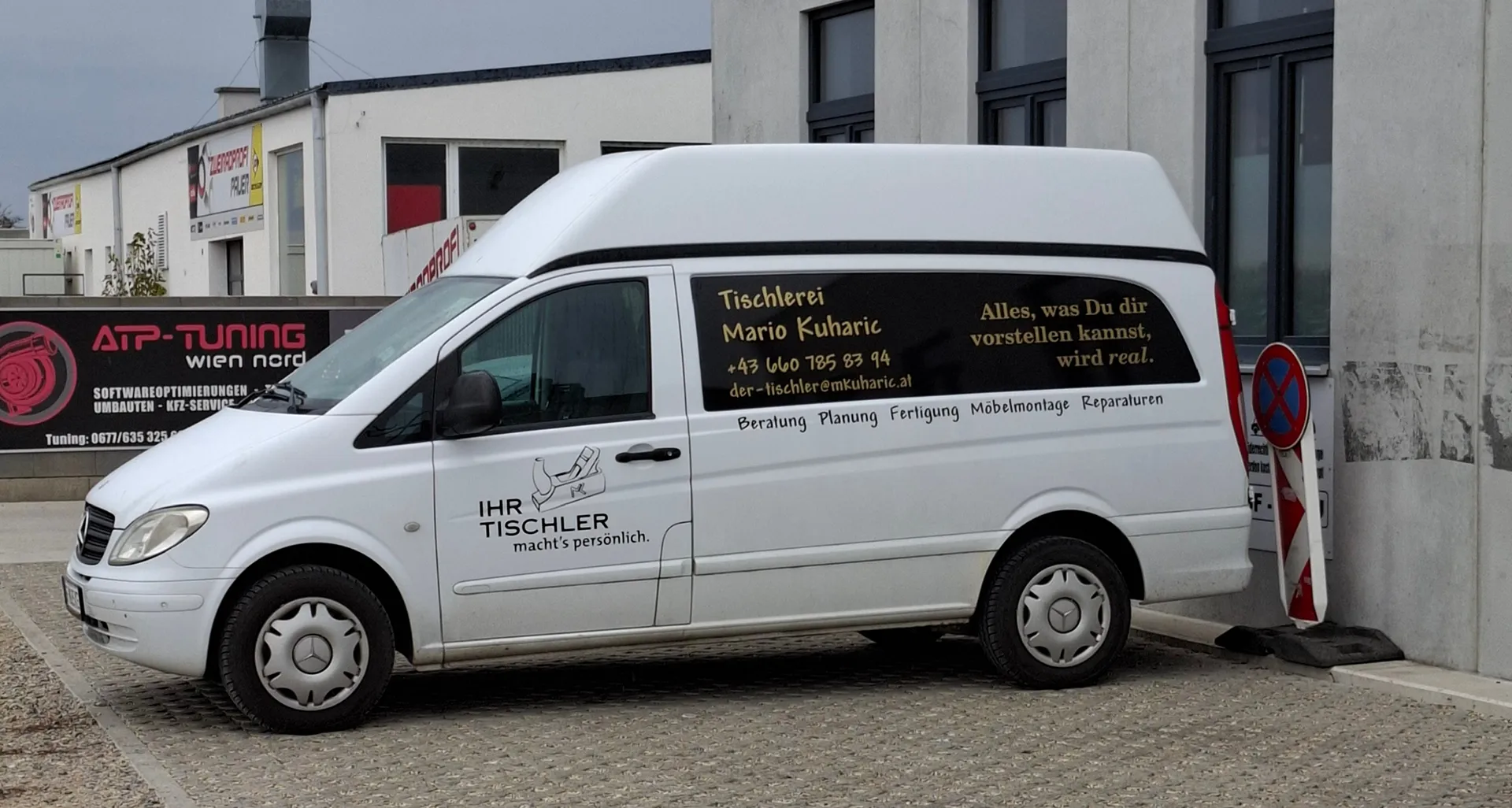 Firmenauto von MK der Tischler